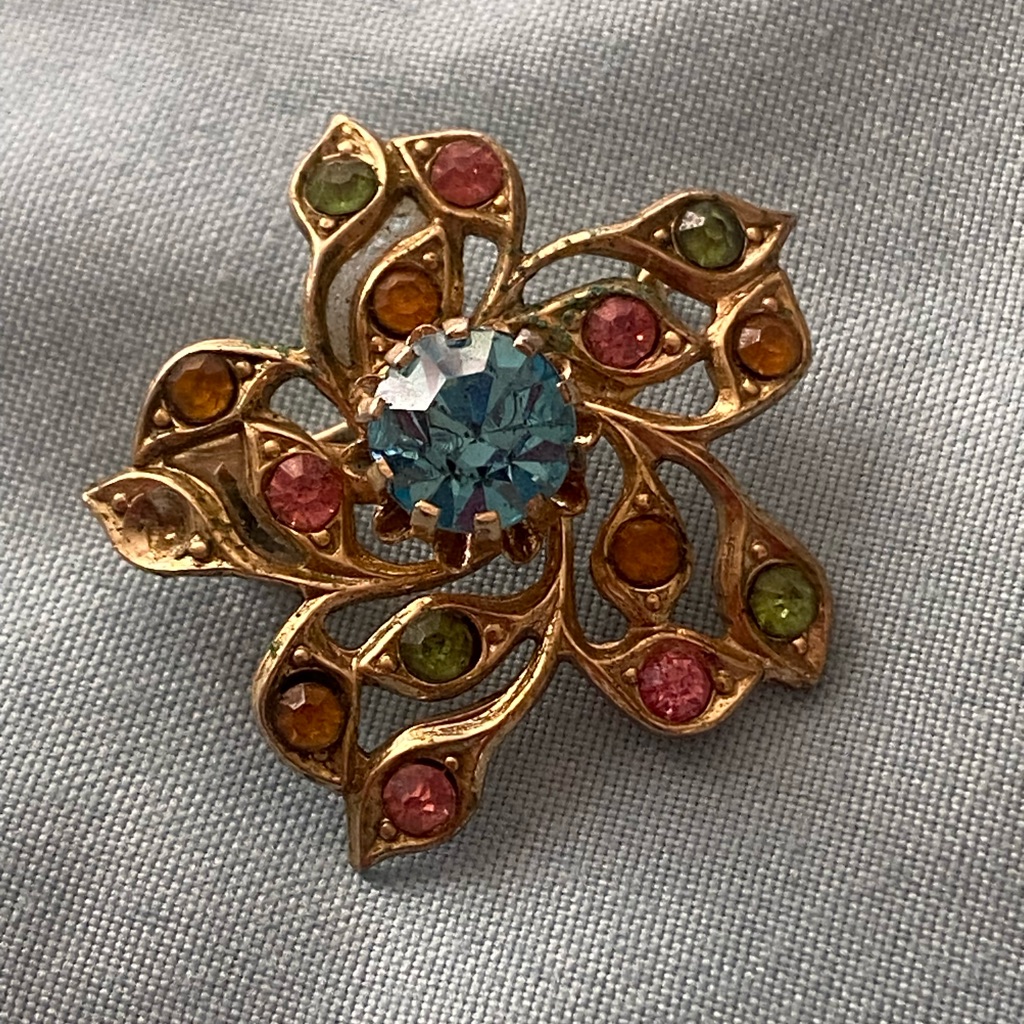 1 Flower Brooch Pin Gold Tone Stones Blue Pink Yellow Green Multicolor Floral 16$